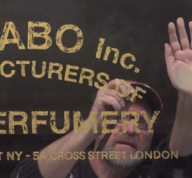 Le Labo 

Relic gold windows signpainted by NGS  worldwide